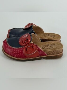 L’ARTISTE Rosebud Clogs 7.5 Red & Navy